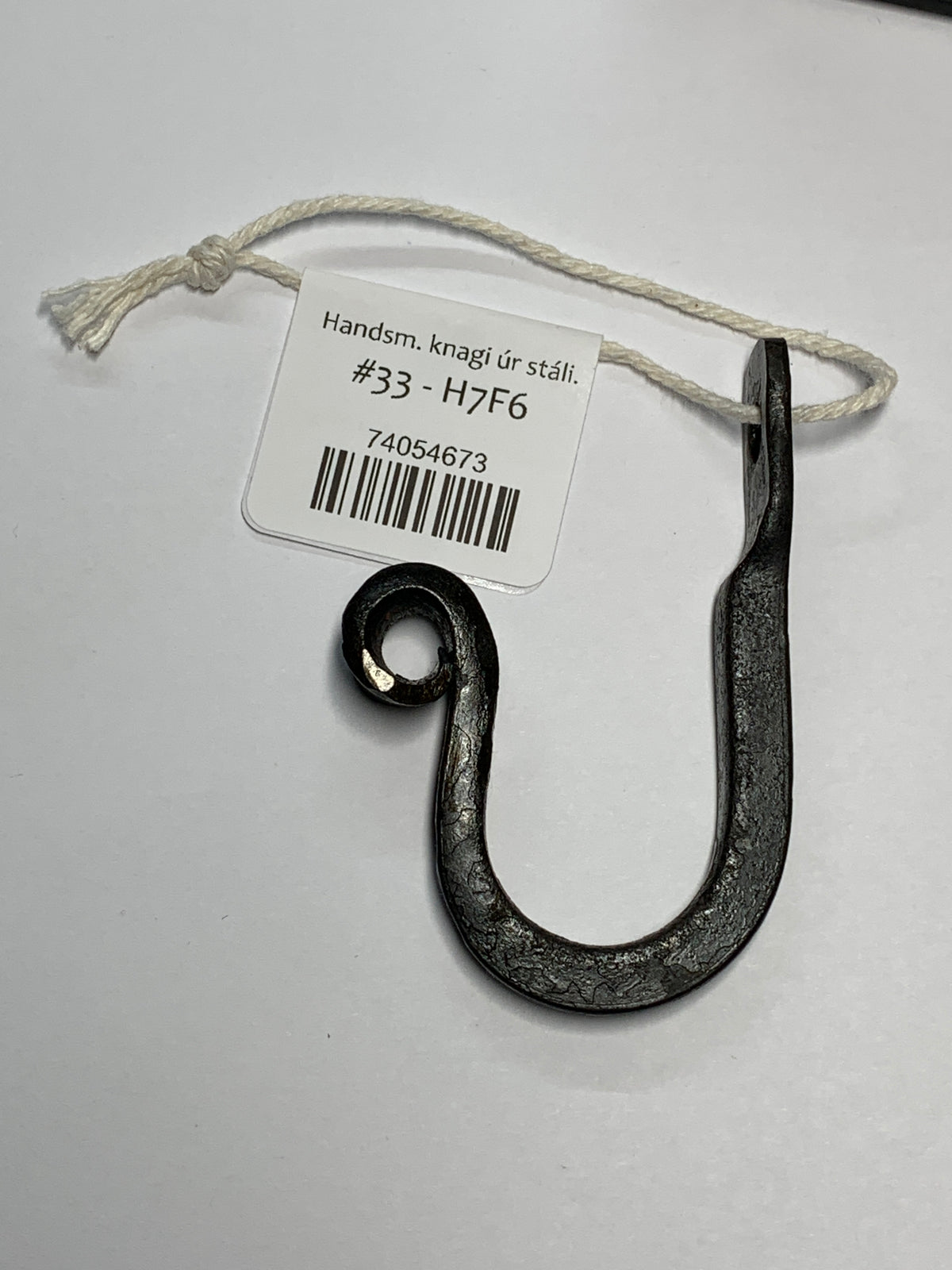 Handsmíðaðir knagar