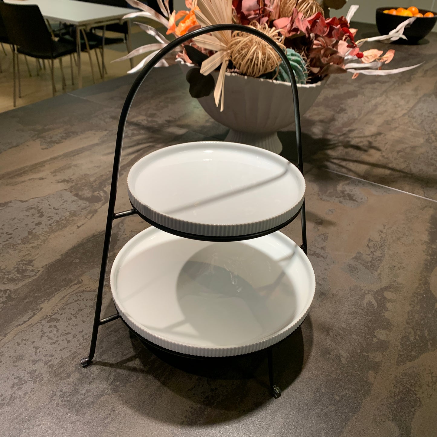 Uppsatsur til GJ Bernadotte -  í tveimun hæddum